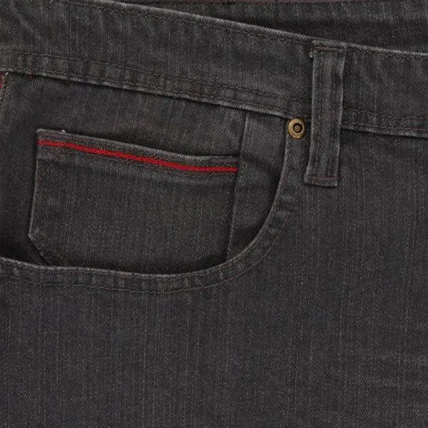 Rød kontrastsøm i lomme